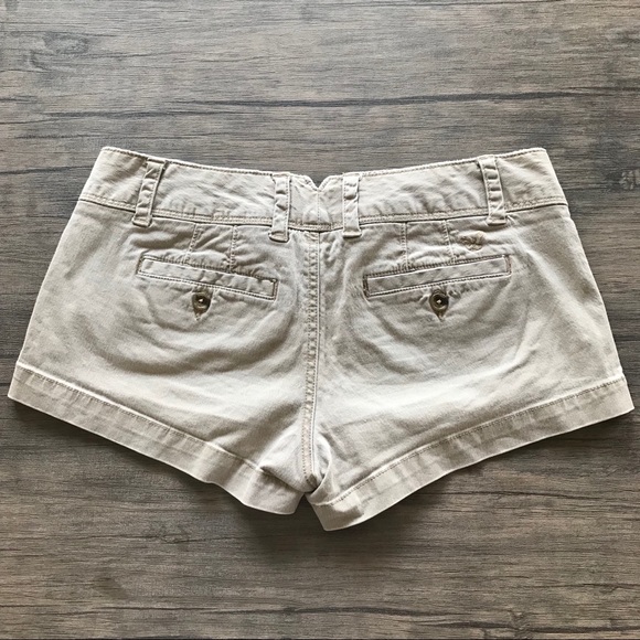 KHAKI SHORTS - Picture 2 of 5